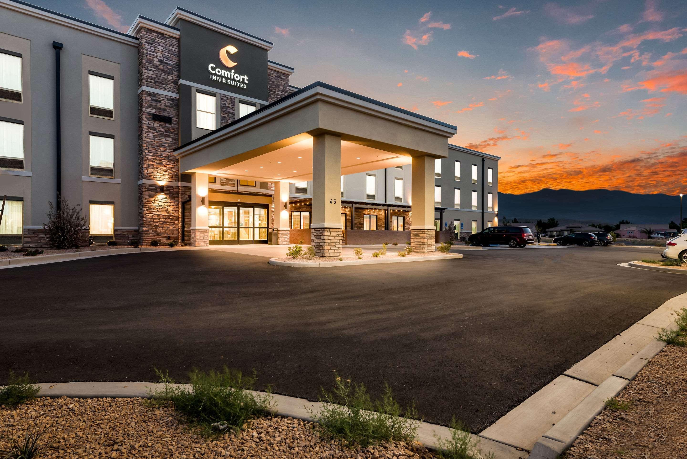 Comfort Inn & Suites Zion Park Area Hurricane Exterior photo